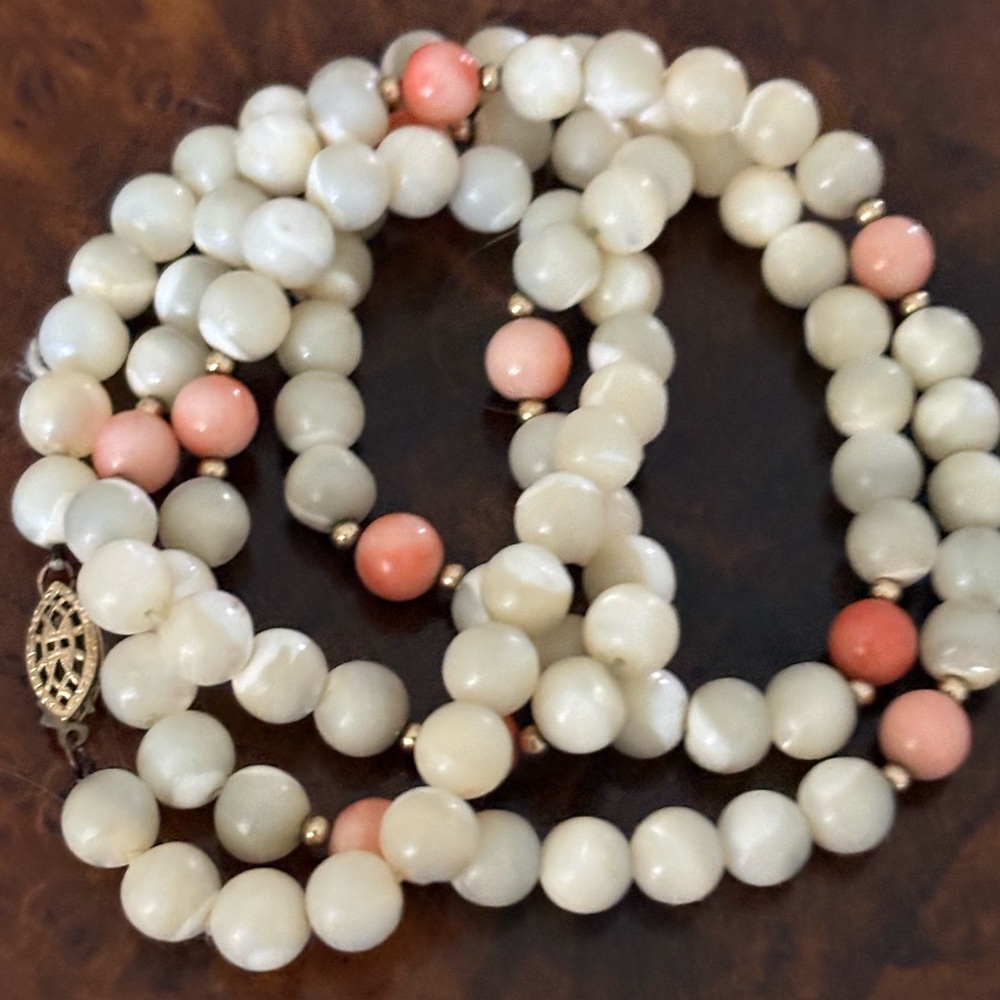 Salmon & Cream Coral Bead Necklace Make An Offer!